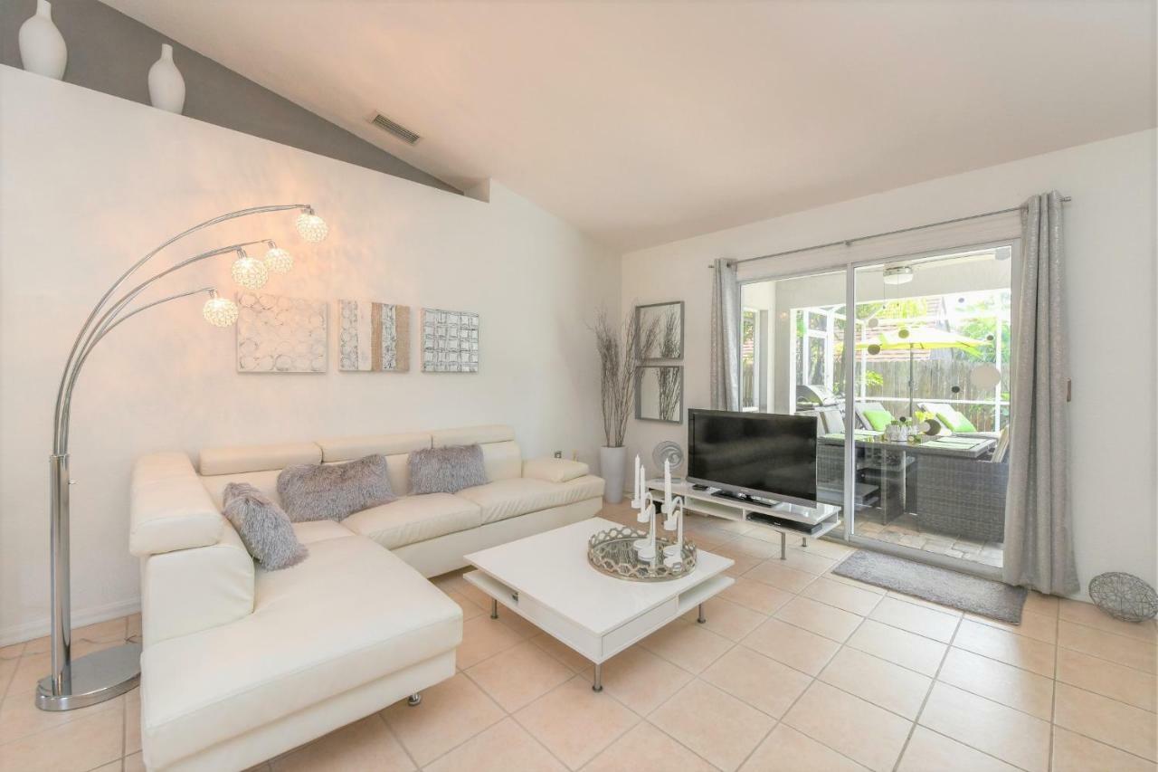 Contemporary Pool Villa I - Pool & Jacuzzi - Nearby Beach Венис Екстериор снимка